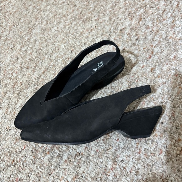 Eileen Fisher Suede Blue Slingback Block Heel Almond Toe Pumps Heels Shoes 7 - Picture 2 of 8